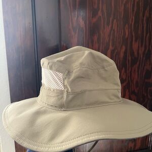 NWT Columbia Omni-Shade Sun Hat - beigey green